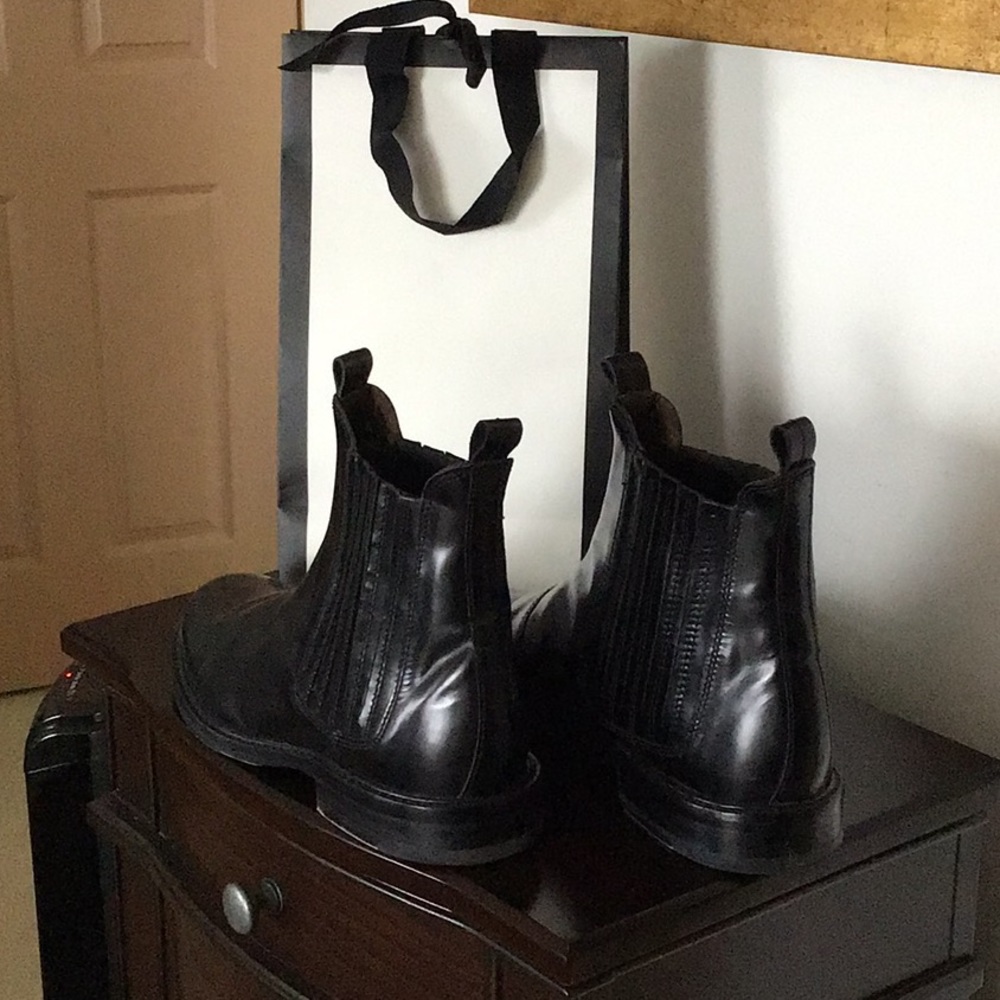 Leather Chelsea Boot - Picture 4 of 9